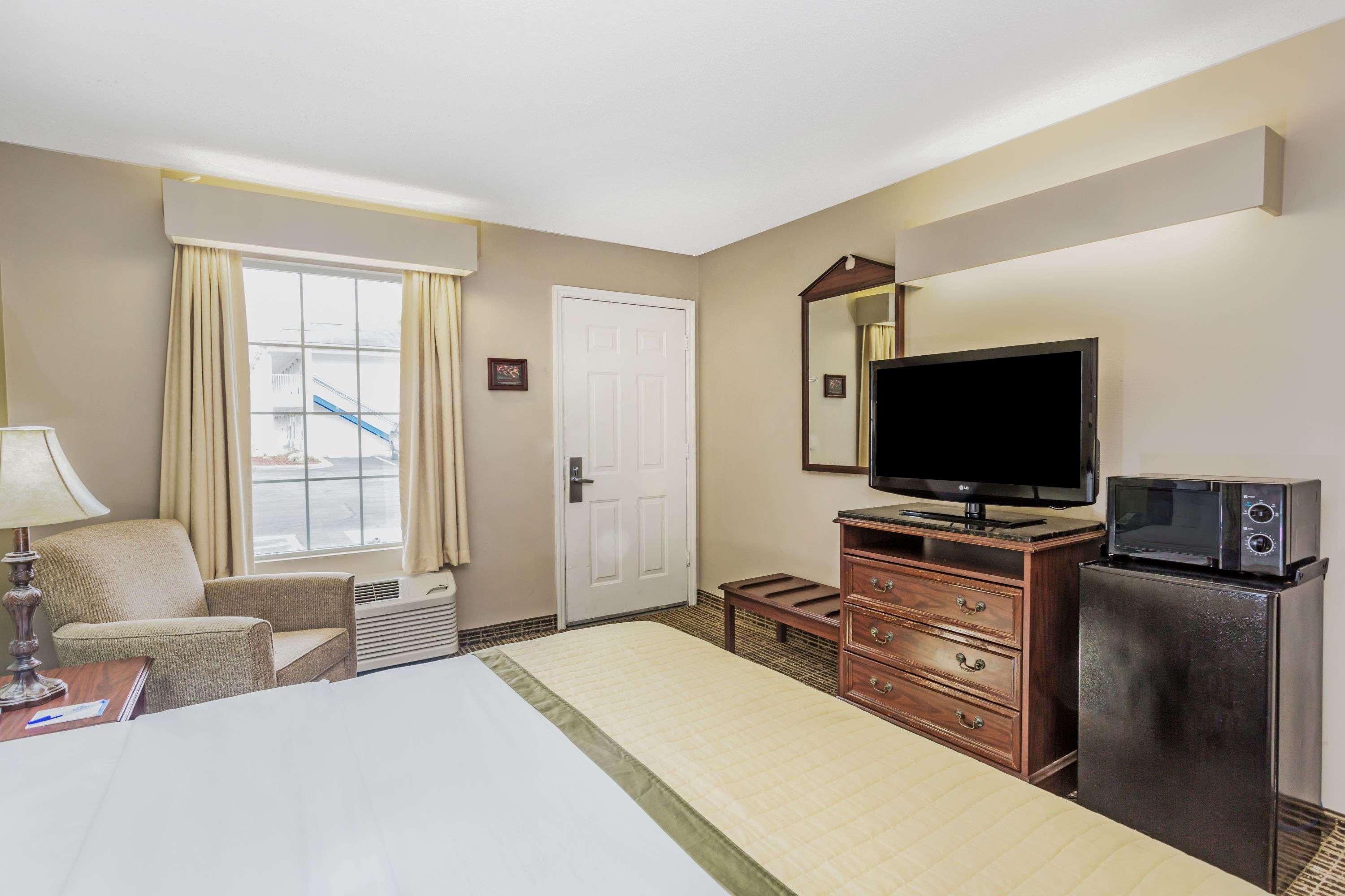 Baymont By Wyndham Valdosta At Valdosta Mall Luaran gambar