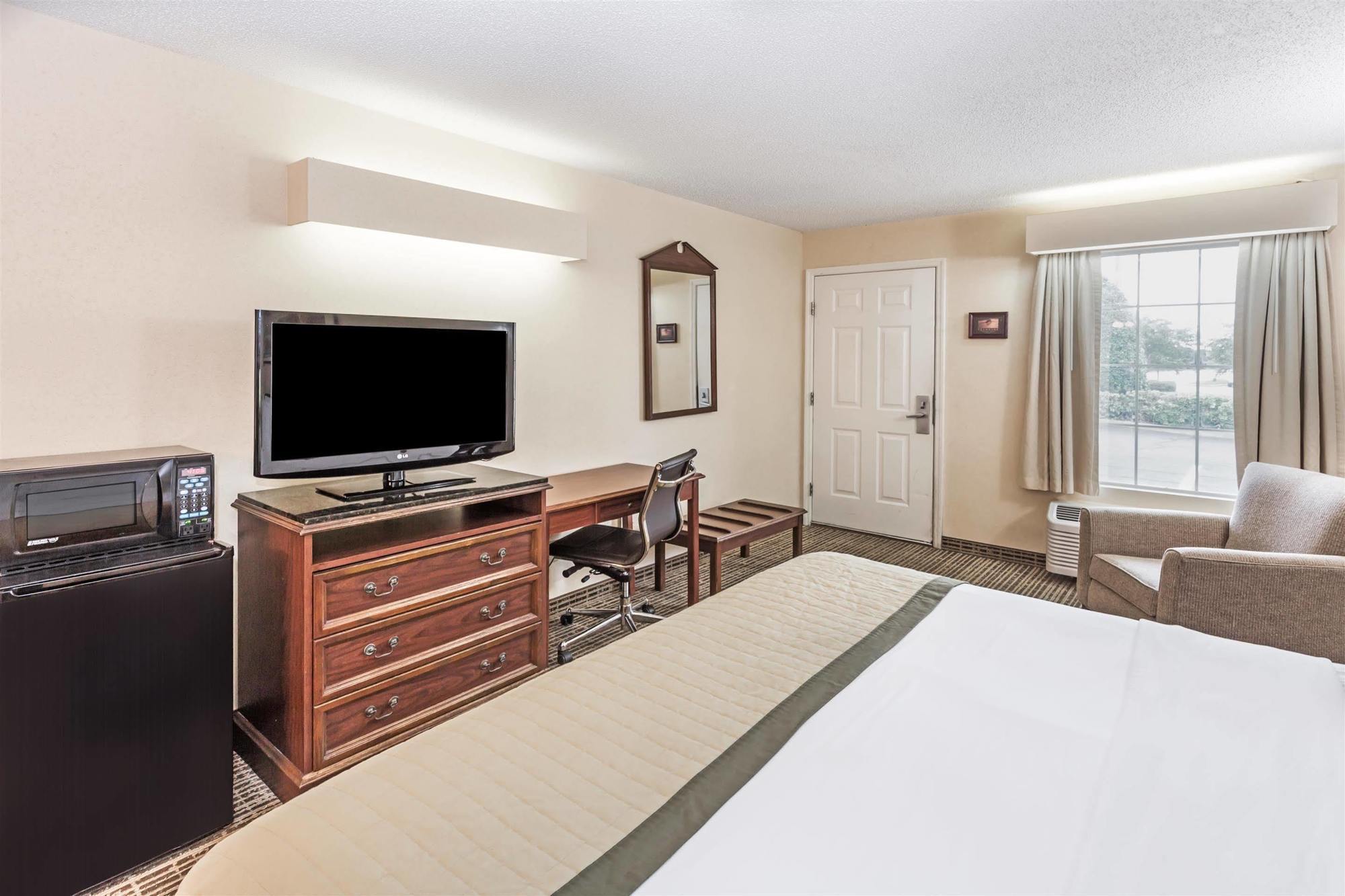 Baymont By Wyndham Valdosta At Valdosta Mall Luaran gambar
